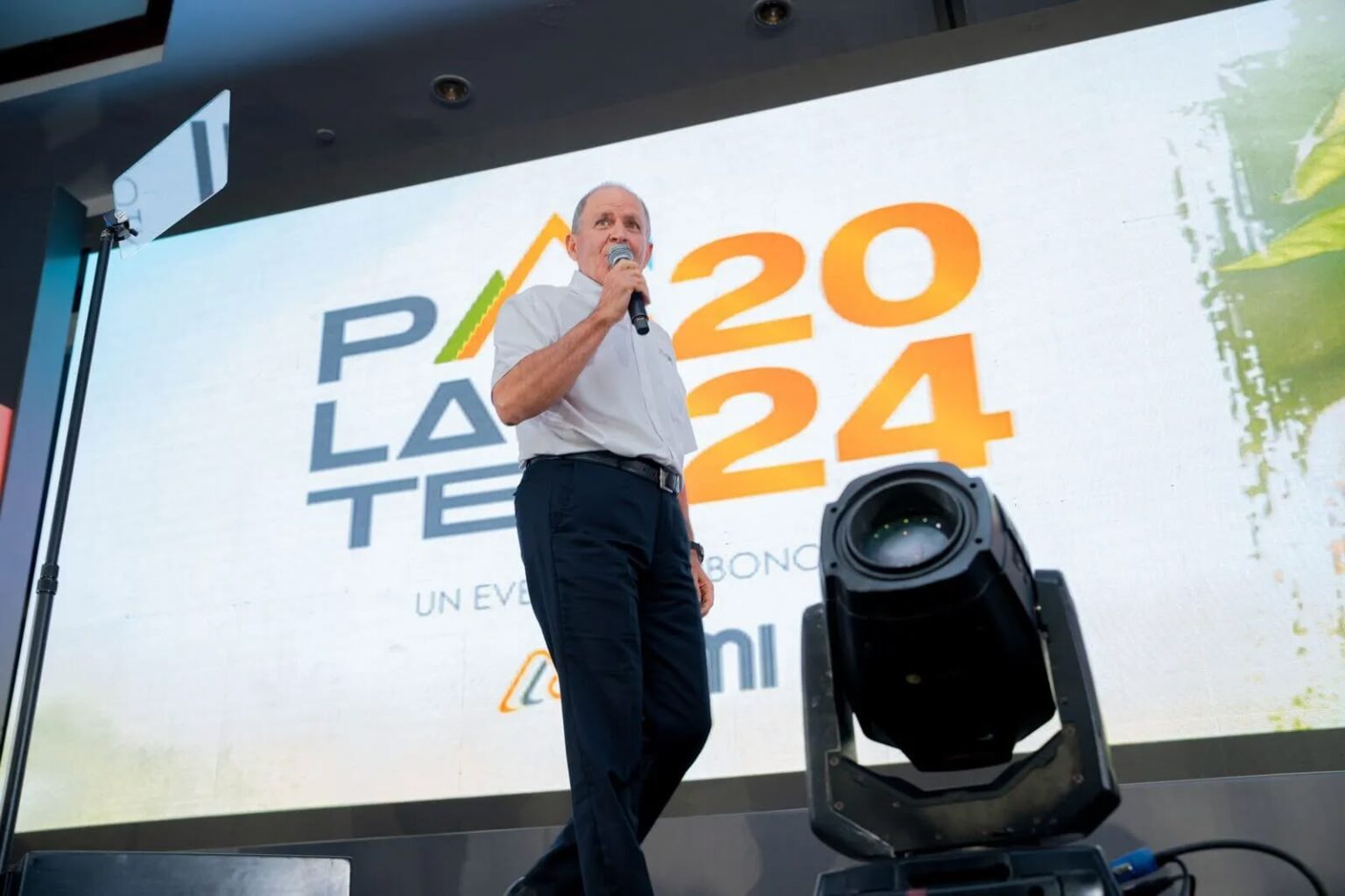 Compartiendo-en-el-Summit-de-Proveedores-CMI-Pa'lante-2024