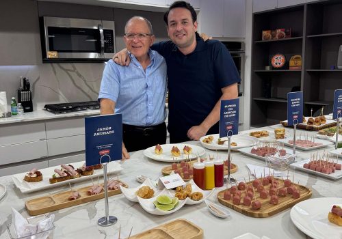 Degustando de los deliciosos embutidos Toledo