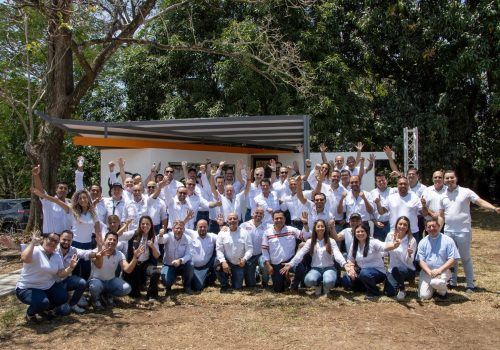 Inaugurando la ampliación de la planta San Miguel en Costa Rica