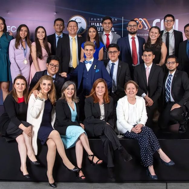 Juan José Gutierrez Mayorga: Programa de Becas Universitarias a través de Fundación Juan Bautista Gutierrez