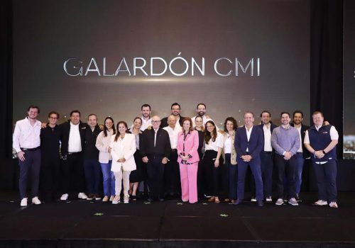 La tercera y cuarta generación de la familia en la entrega del Galardón CMI